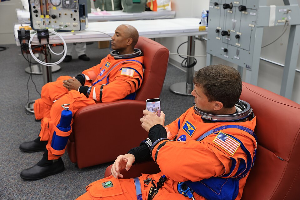 Artemis II crew walkout