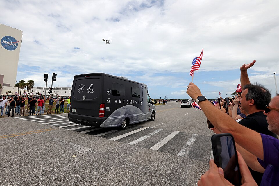 Crowd at Artemis II launch